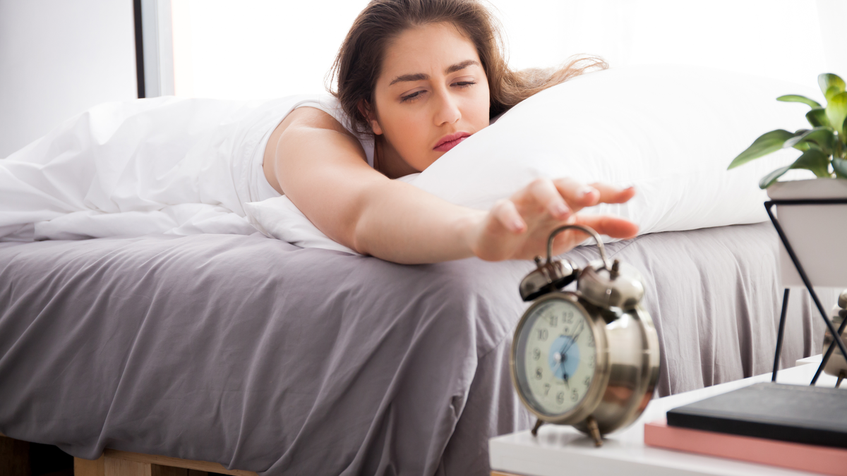 How to wake up early Benefits and what do early risers do