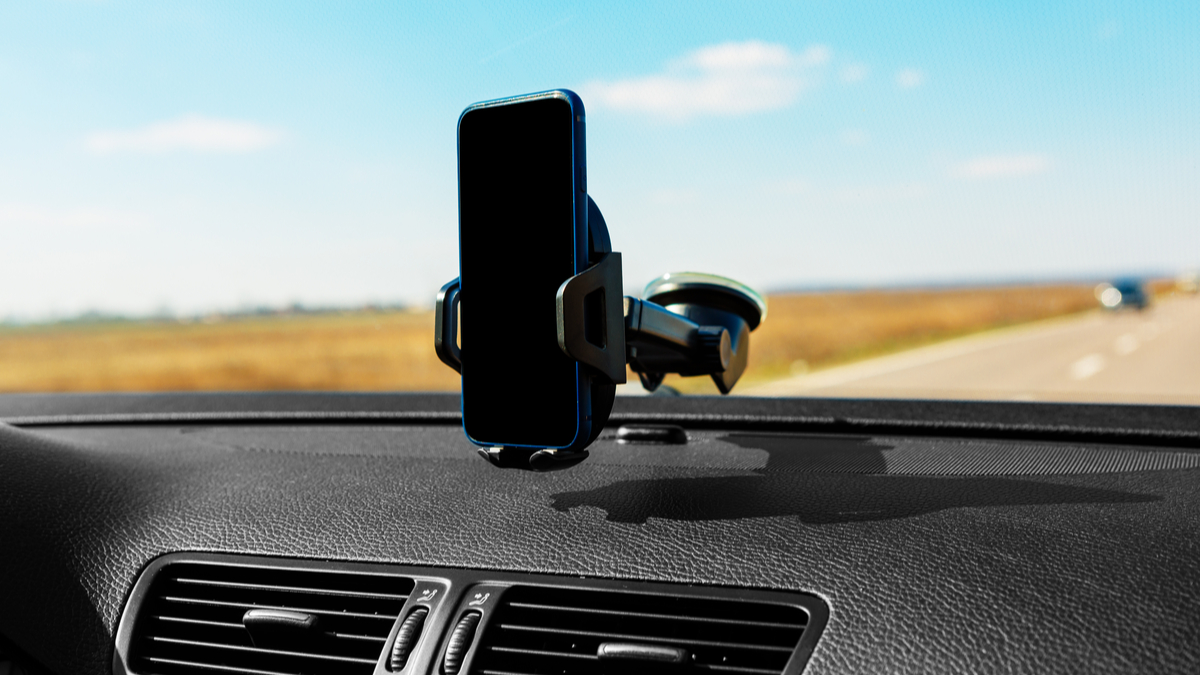 Car-mounts-and-holders