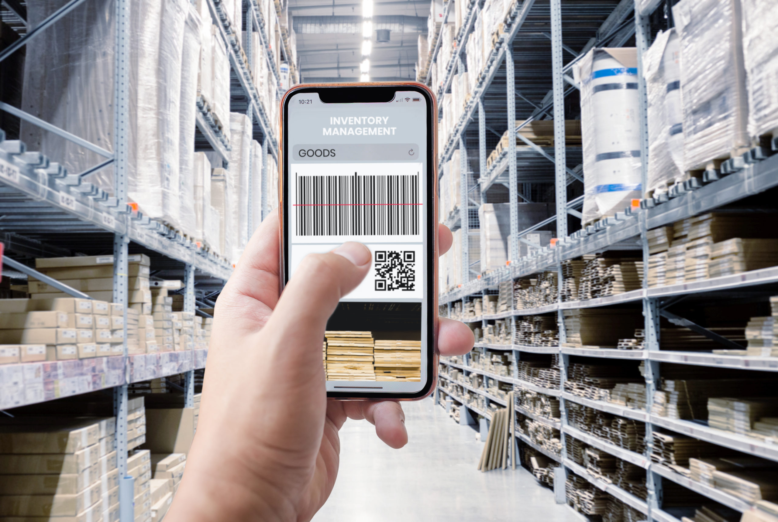 control inventory warehouse with mpbile phone application online with digital technology.