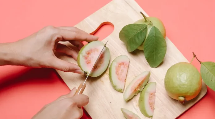 wellhealthorganic.com5-amazing-health-benefits-of-guava