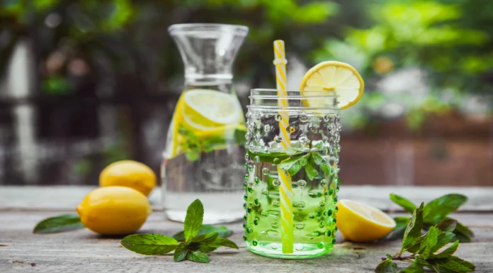 disadvantages of drinking lemon water