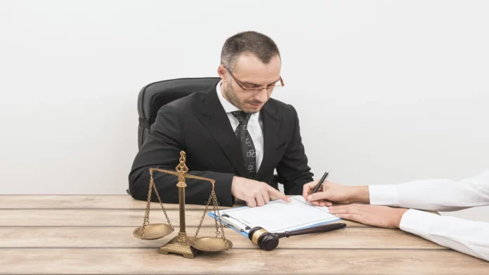 lawyer-with-client