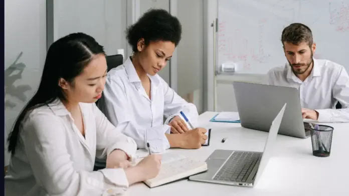 Top Features to Look for in Modern Employee Assessment Tools Features-to-Look