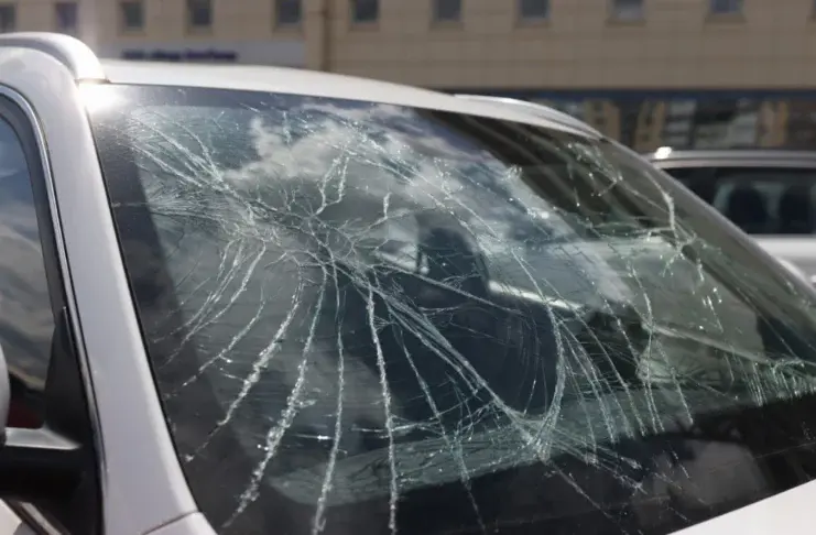 Windshield-and-Glass-Damage-Claims